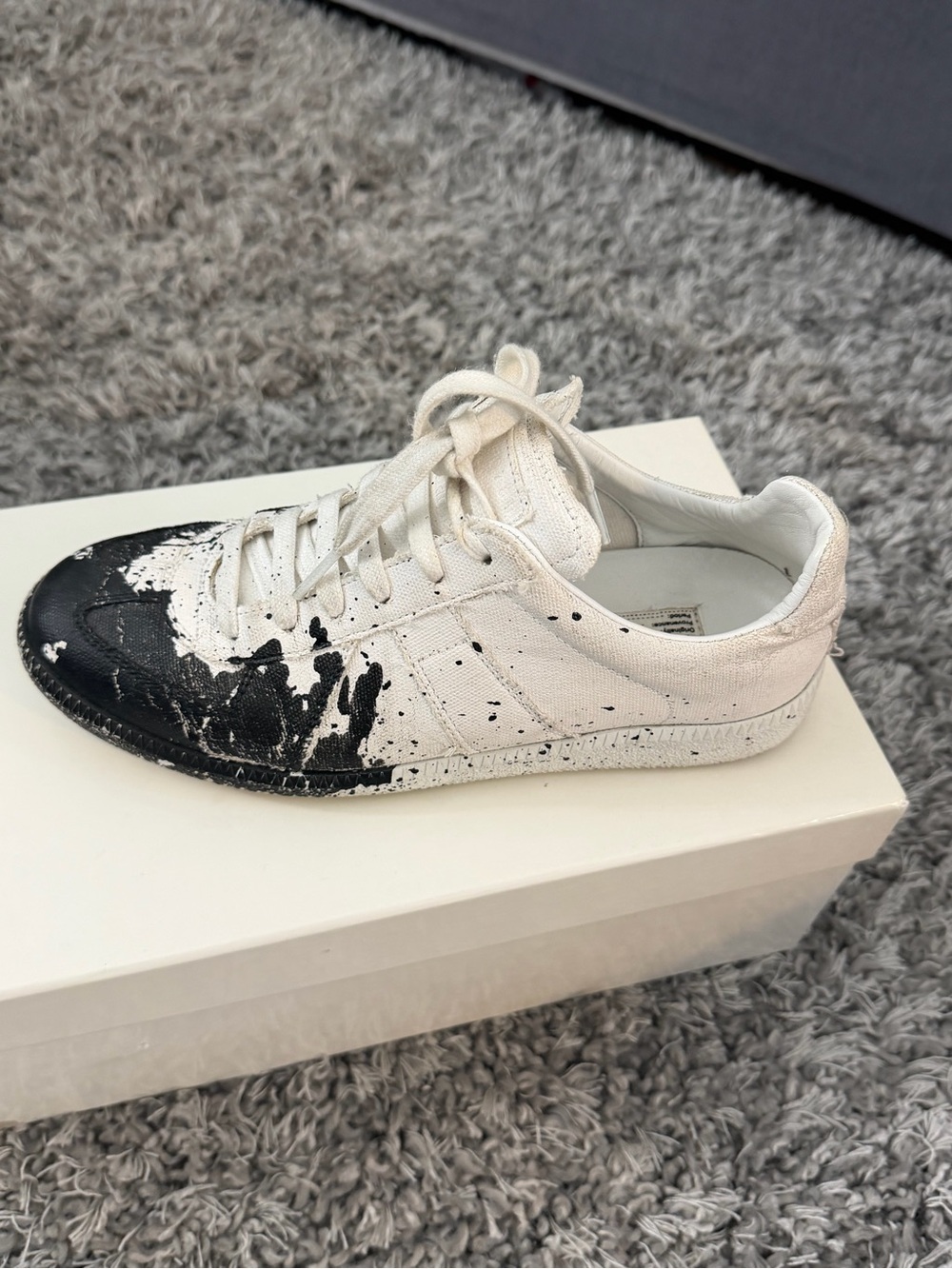 Maison Martin Margiela Rellplica White and Black Paint-Splash Low-Top Sneake - Picture 9 of 11